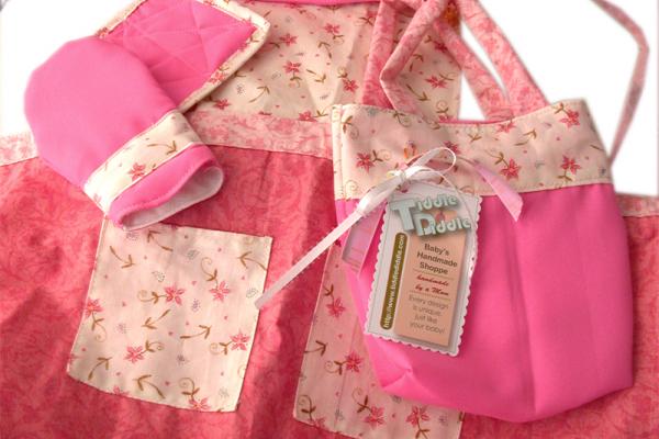 Pink Kid's Apron Set (Apron, Chef's Hat, Mitten and Pot Holder), 3-5 years old